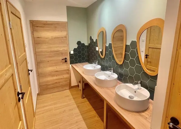 15 Personnes Sauna Et Ле-Тийо